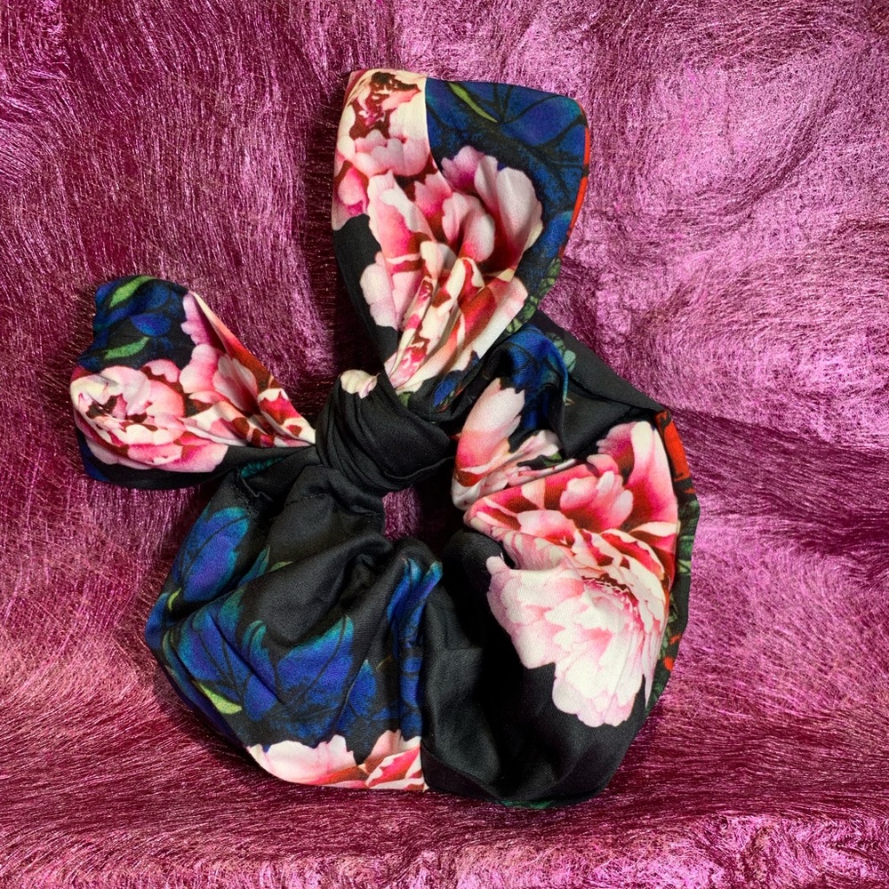 🌸 Johnny Was Floral Print Hair Scrunchie Bow